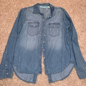 Long sleeve shirt with pearls as buttons and slit in back. Smoke free home